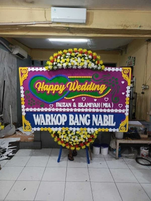 Papan Bunga di Karang Timur